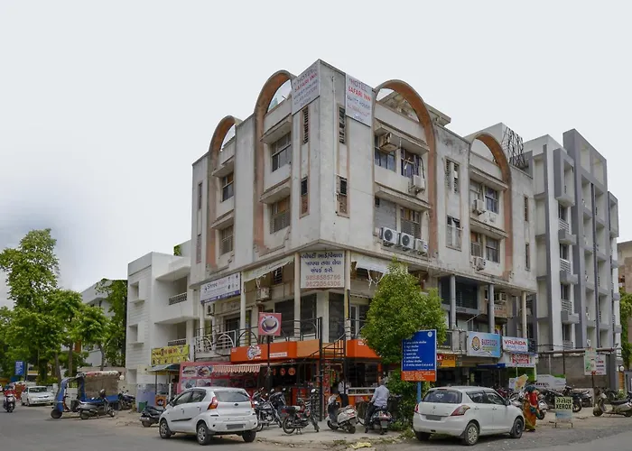 Super Oyo Hotel Safari Inn Ahmedabad